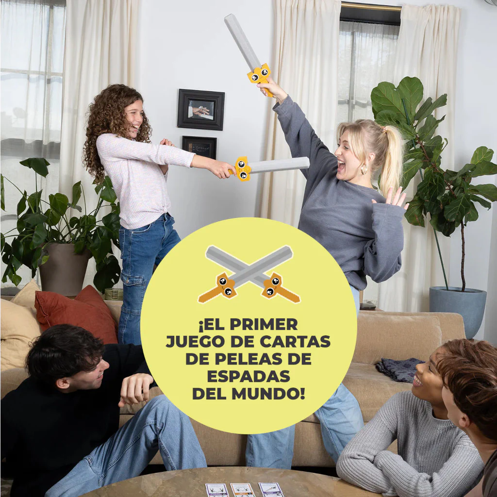 ¡El primer juego de cartas de peleas con espadas del mundo! Vamos a Pegarnos con Espadas de Mentira ¡El primer juego de cartas de peleas con espadas del mundo! Vamos a Pegarnos con Espadas de Mentira | TOP TOYS