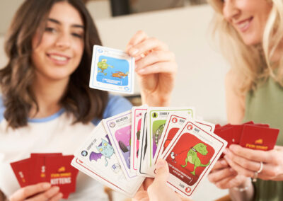 Jugando: Zombie Kittens - Juego de Cartas | TOP TOYS