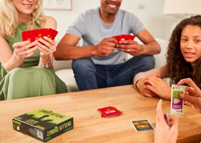 Jugando: Zombie Kittens - Juego de Cartas | TOP TOYS