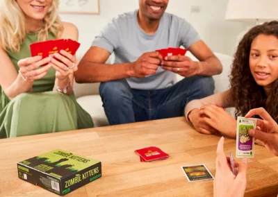 Jugando: Zombie Kittens - Juego de Cartas | TOP TOYS
